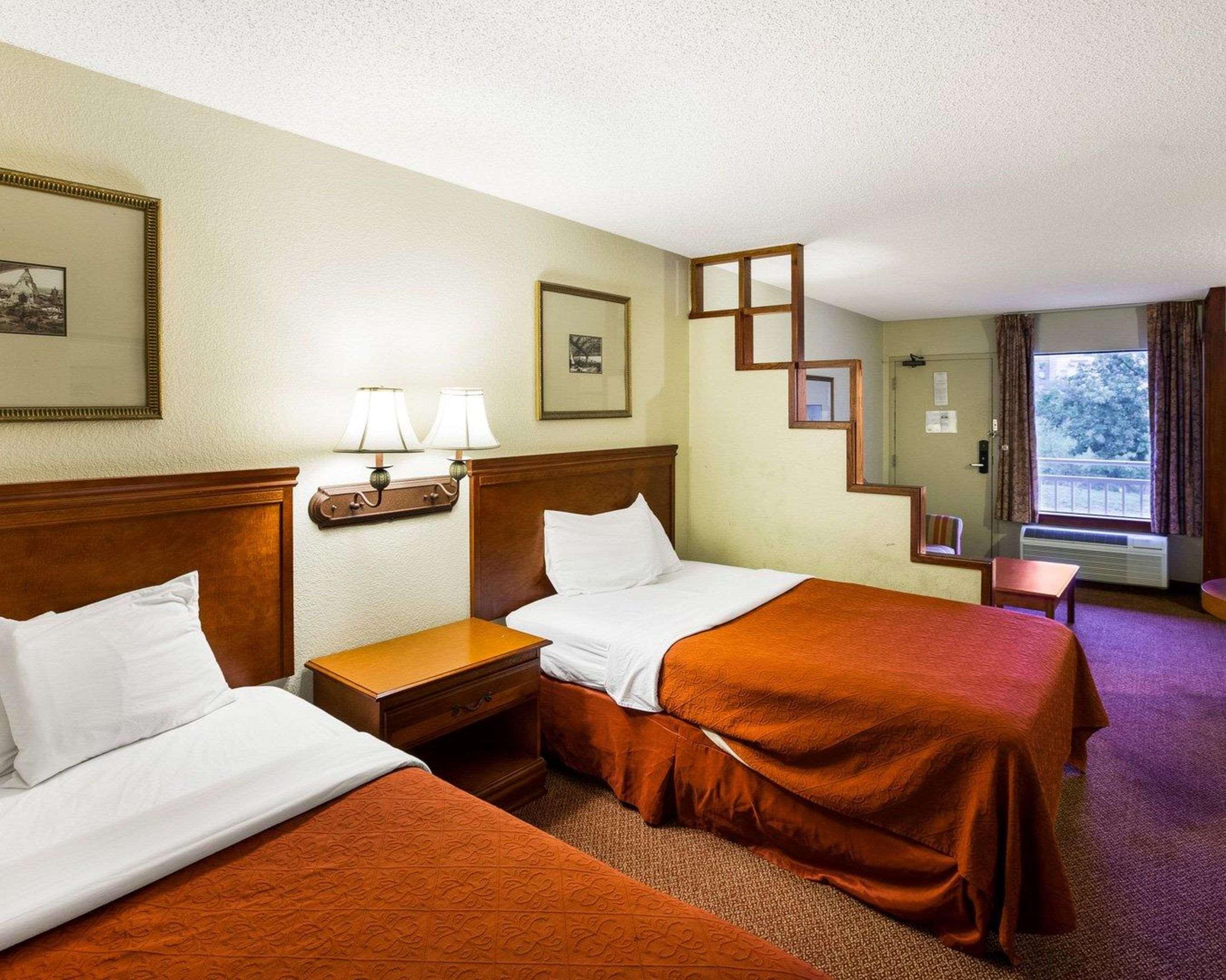 Rodeway Inn & Suites South Of Fiesta Park San Antonio Esterno foto