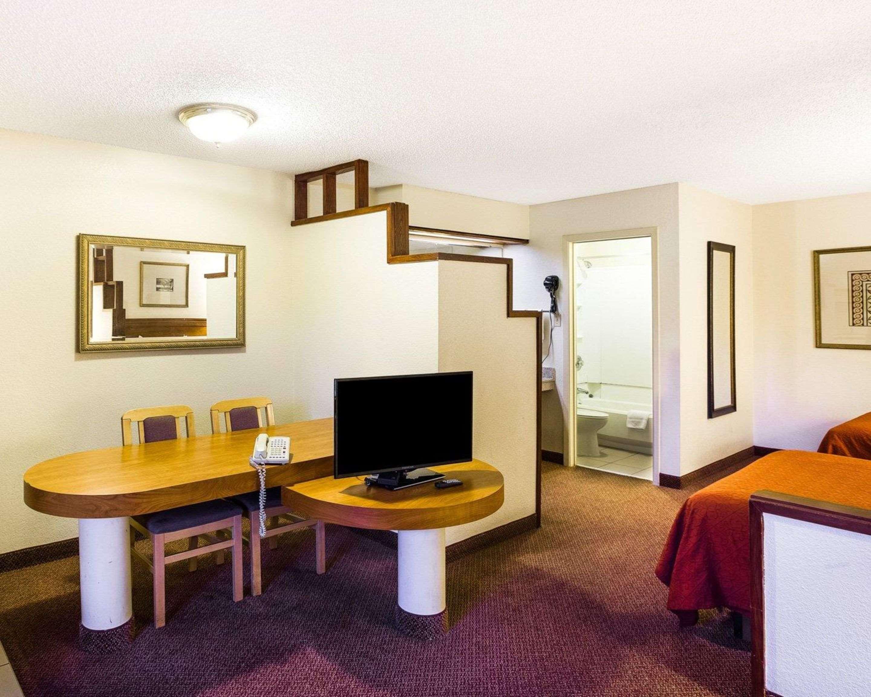 Rodeway Inn & Suites South Of Fiesta Park San Antonio Esterno foto