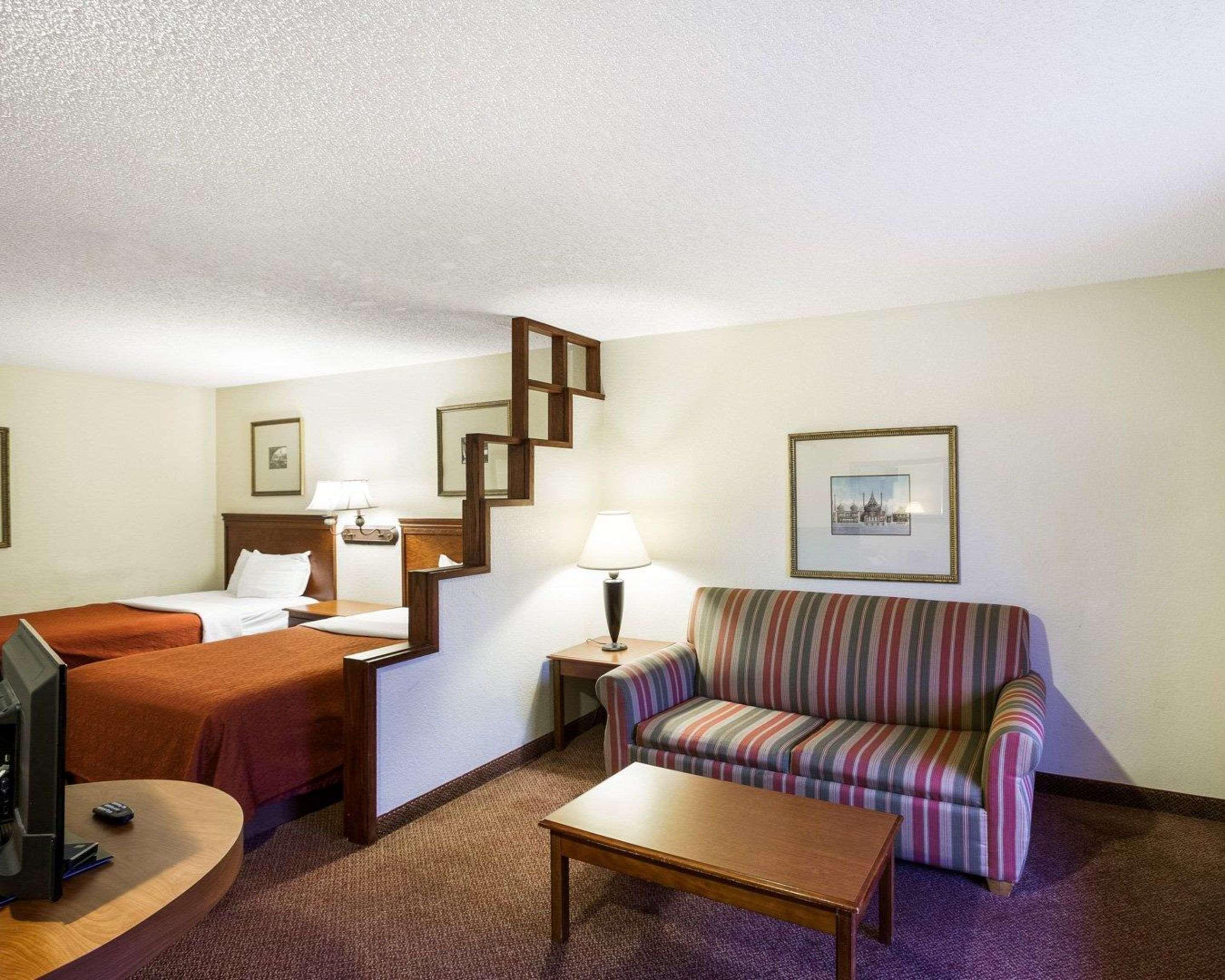 Rodeway Inn & Suites South Of Fiesta Park San Antonio Esterno foto