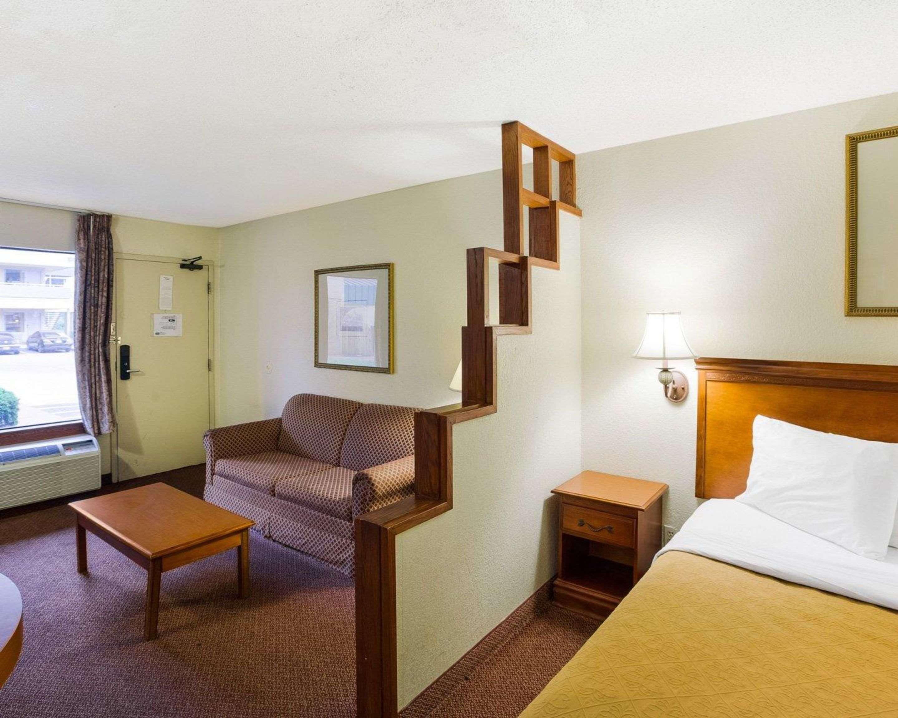 Rodeway Inn & Suites South Of Fiesta Park San Antonio Esterno foto