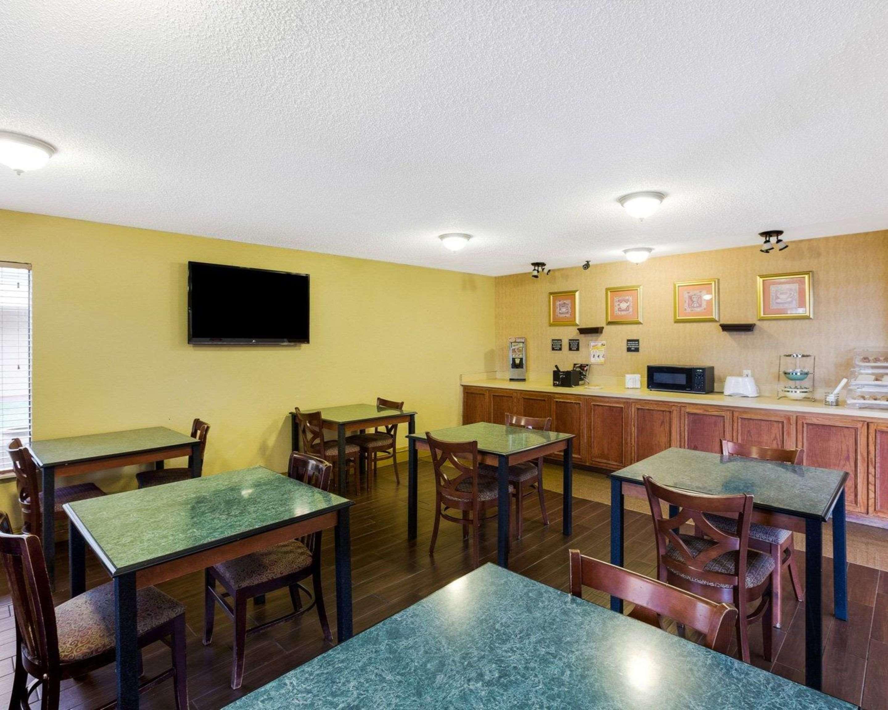 Rodeway Inn & Suites South Of Fiesta Park San Antonio Esterno foto