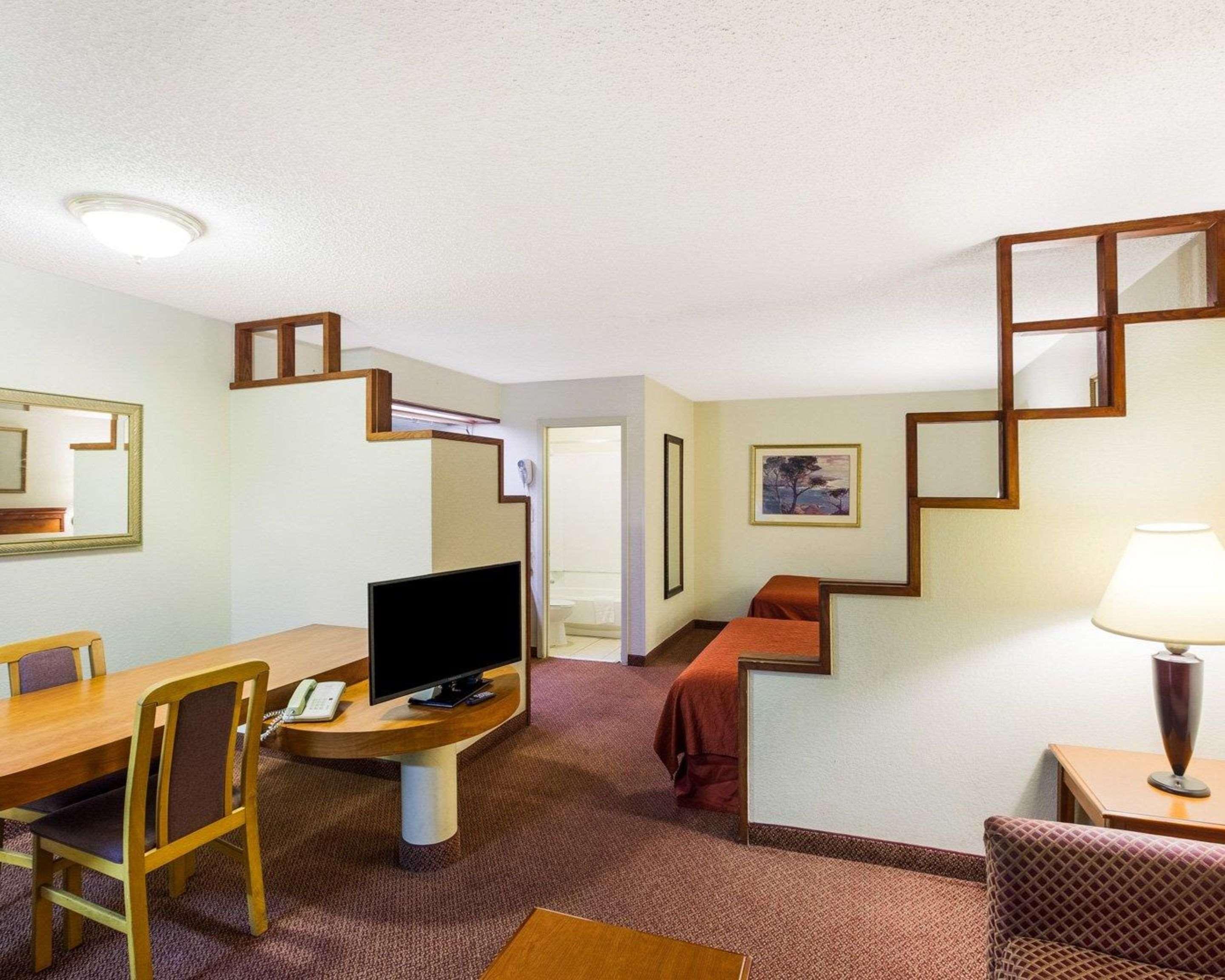 Rodeway Inn & Suites South Of Fiesta Park San Antonio Esterno foto