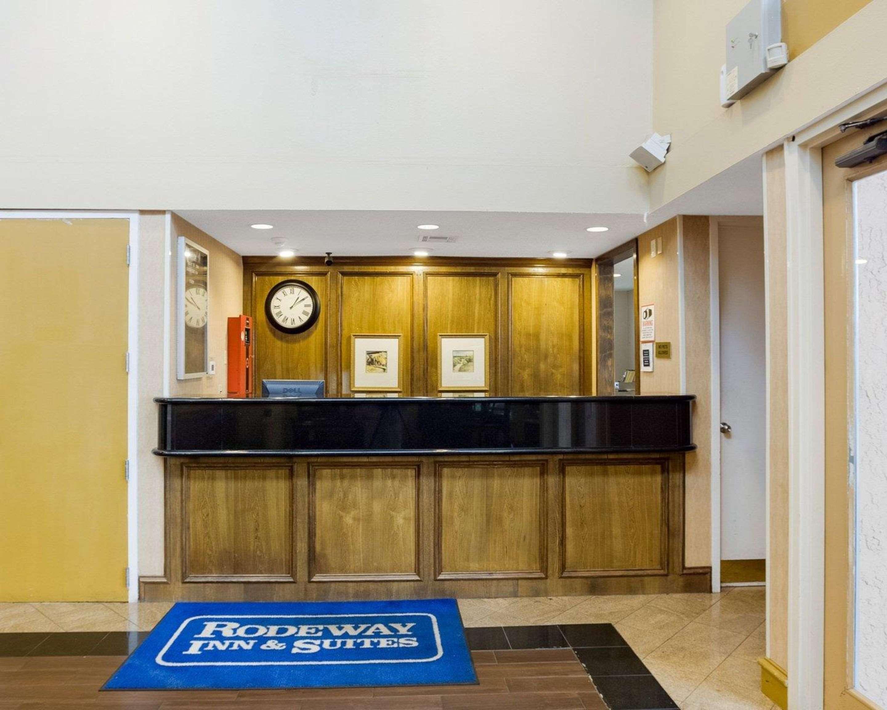 Rodeway Inn & Suites South Of Fiesta Park San Antonio Esterno foto
