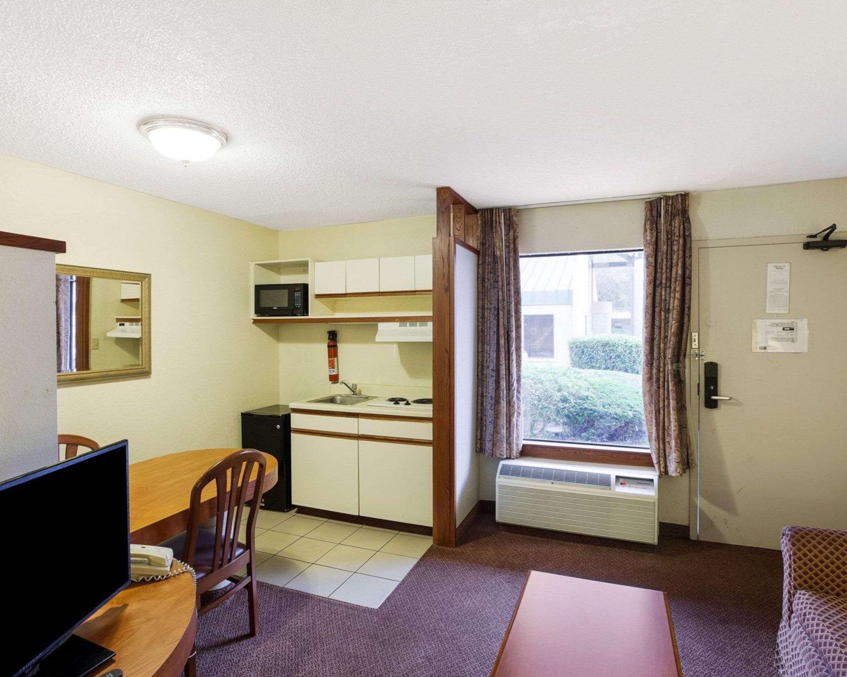 Rodeway Inn & Suites South Of Fiesta Park San Antonio Esterno foto
