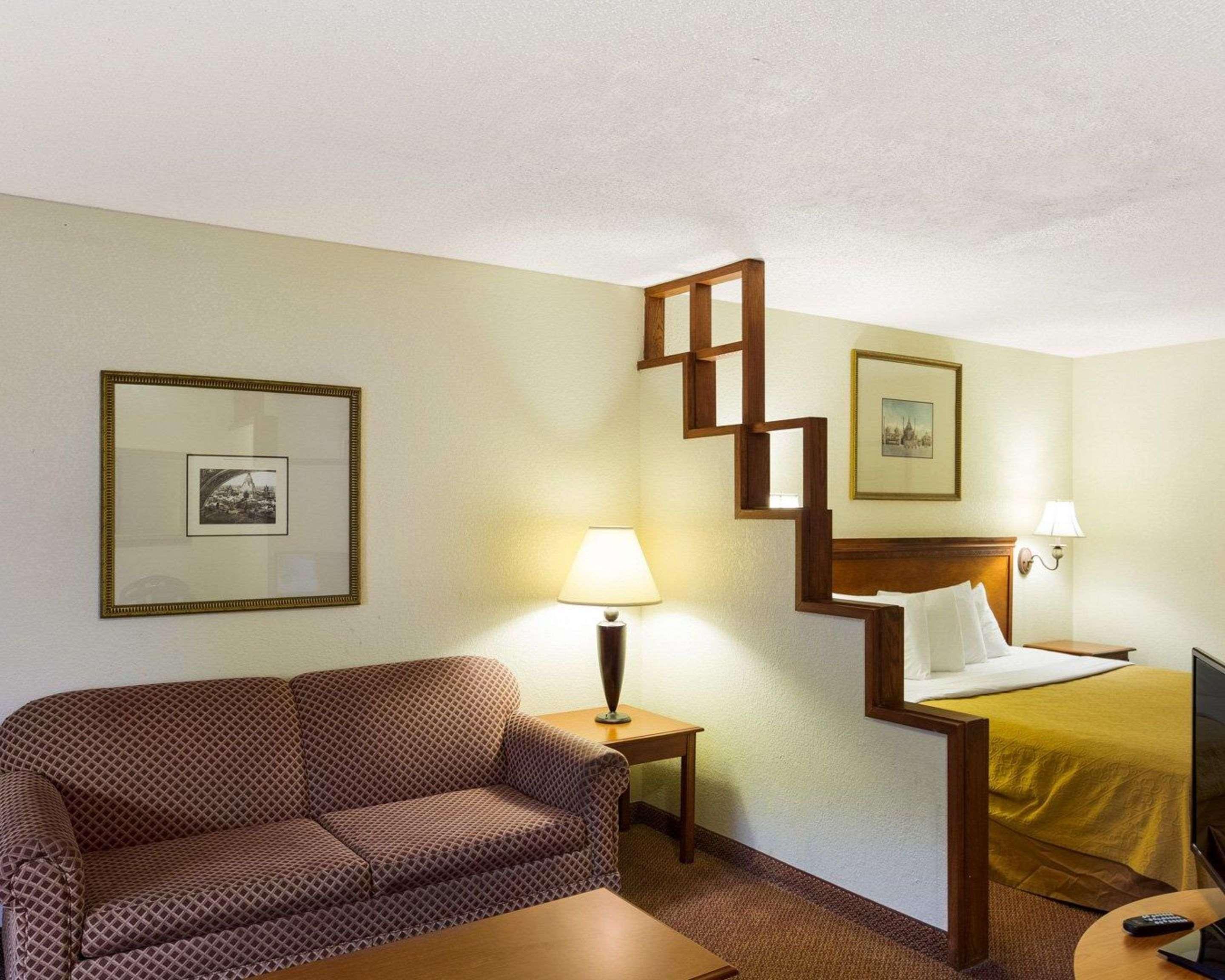 Rodeway Inn & Suites South Of Fiesta Park San Antonio Esterno foto