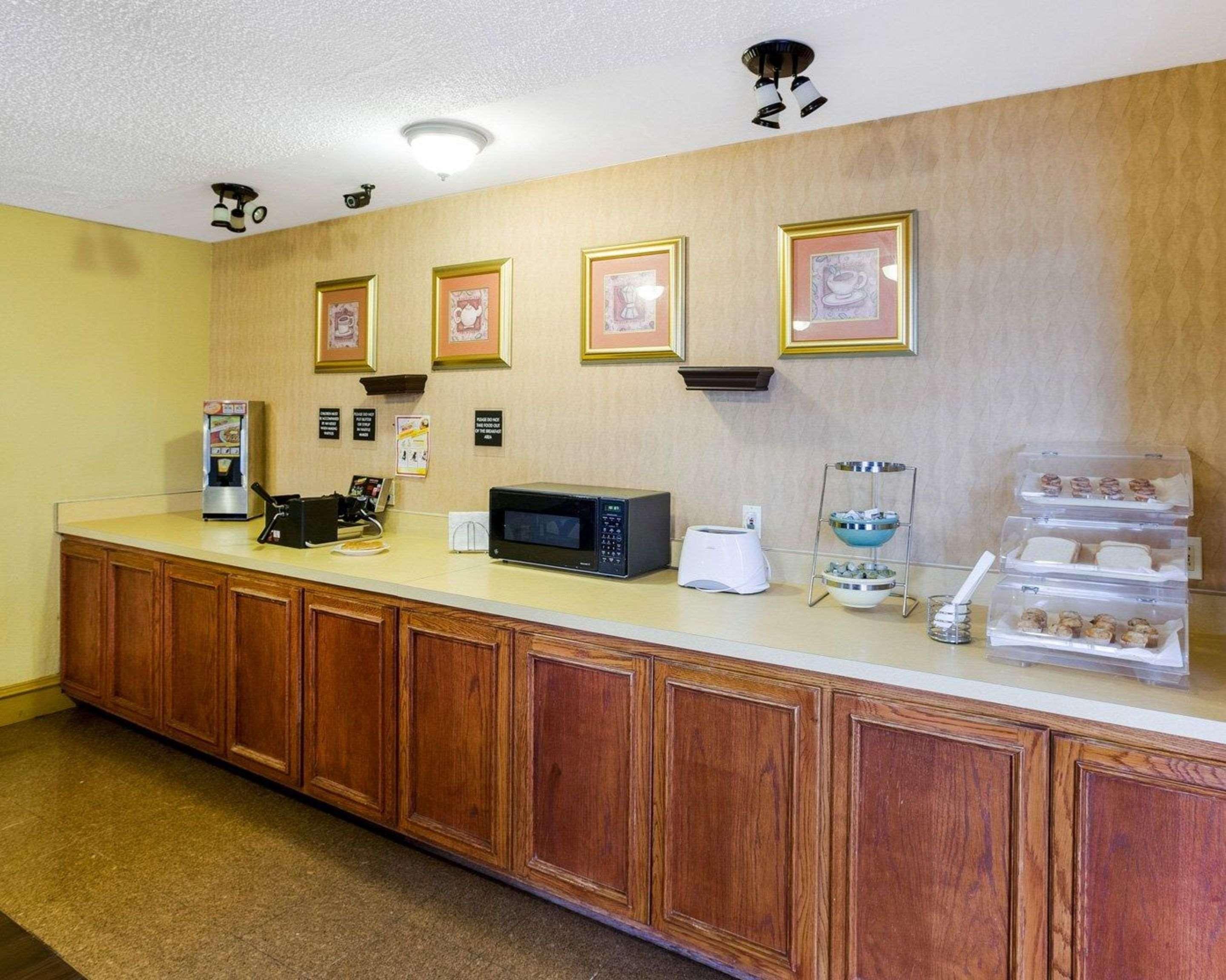 Rodeway Inn & Suites South Of Fiesta Park San Antonio Esterno foto