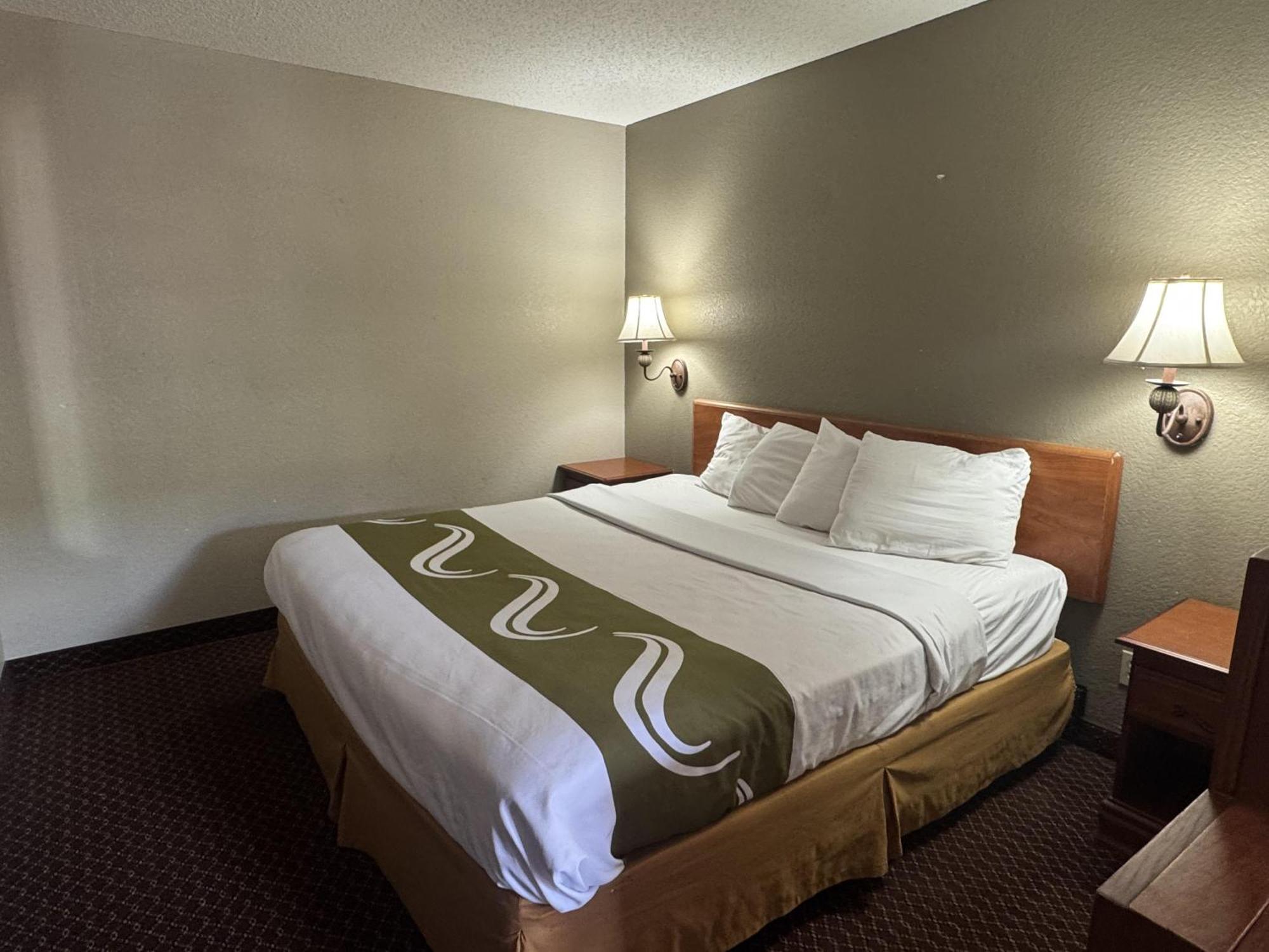 Rodeway Inn & Suites South Of Fiesta Park San Antonio Esterno foto